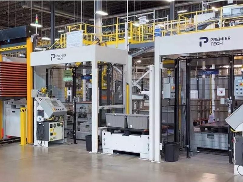 Installation de cellules robotisées Premier Tech par STIM dans un centre de distribution
